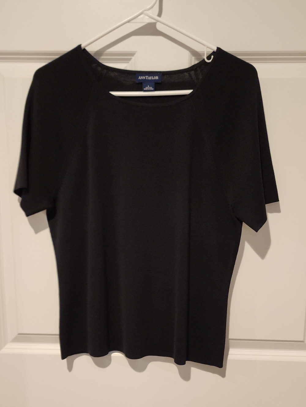 Ann Taylor Black Short Sleeve Silk Knit Top - Crew Neck